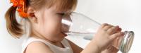 Сколько воды нужно пить ребенку?